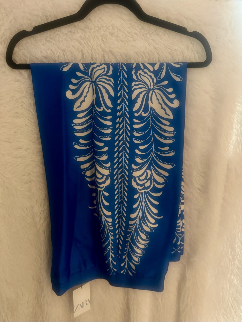 Zara Blue Wide-Leg Satin Pants with White Floral Print - Picture 2 of 4